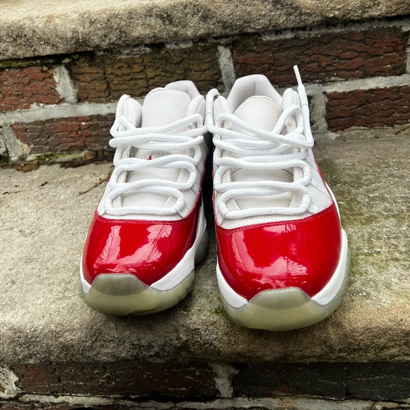 Jordan 11 Low Cherry - Picture 2 of 3
